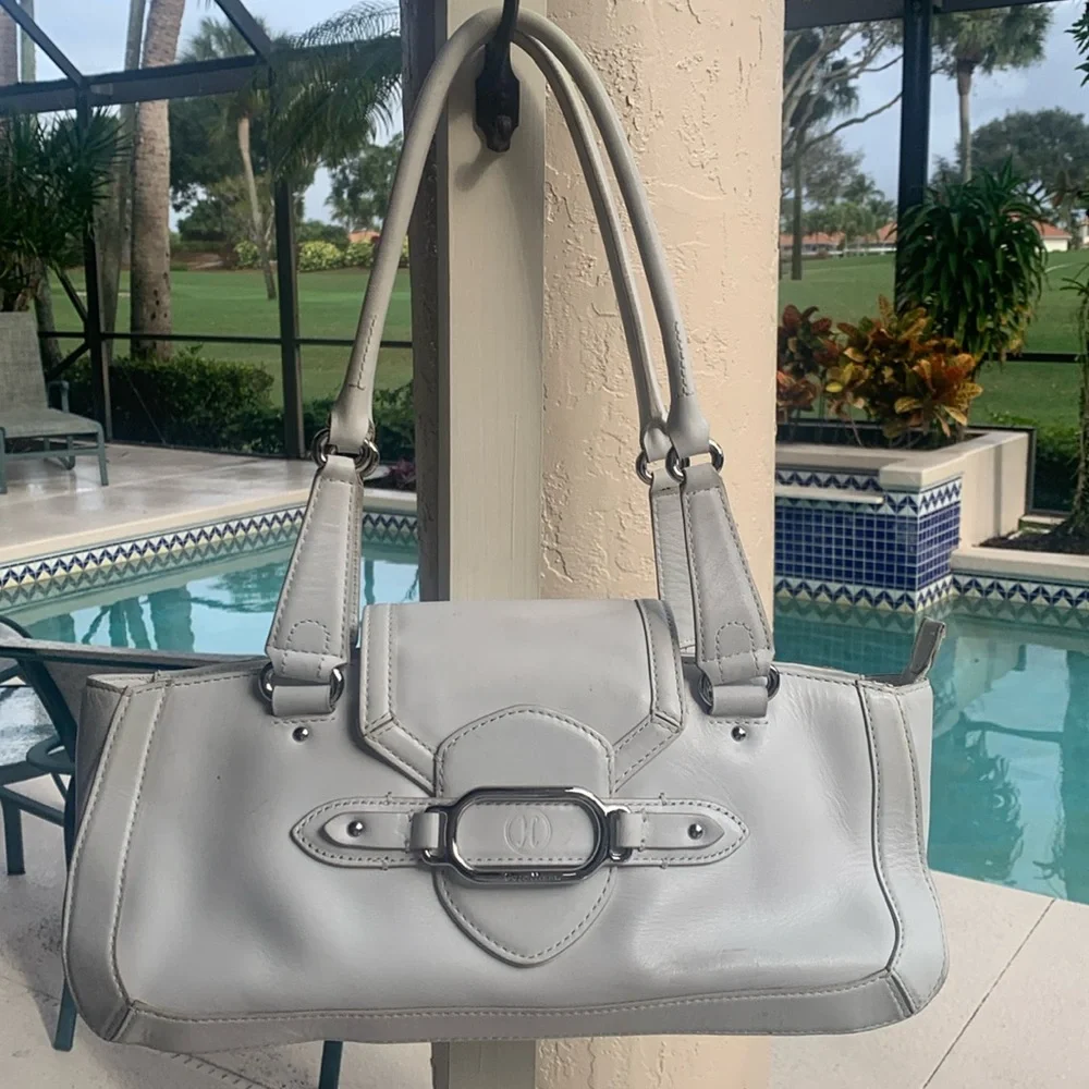 ColeHaan leather purse, pre used/enjoyed. - Picture 1 of 9